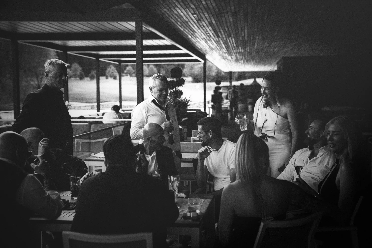 Geselliges Beisammensein im Club-Restaurant