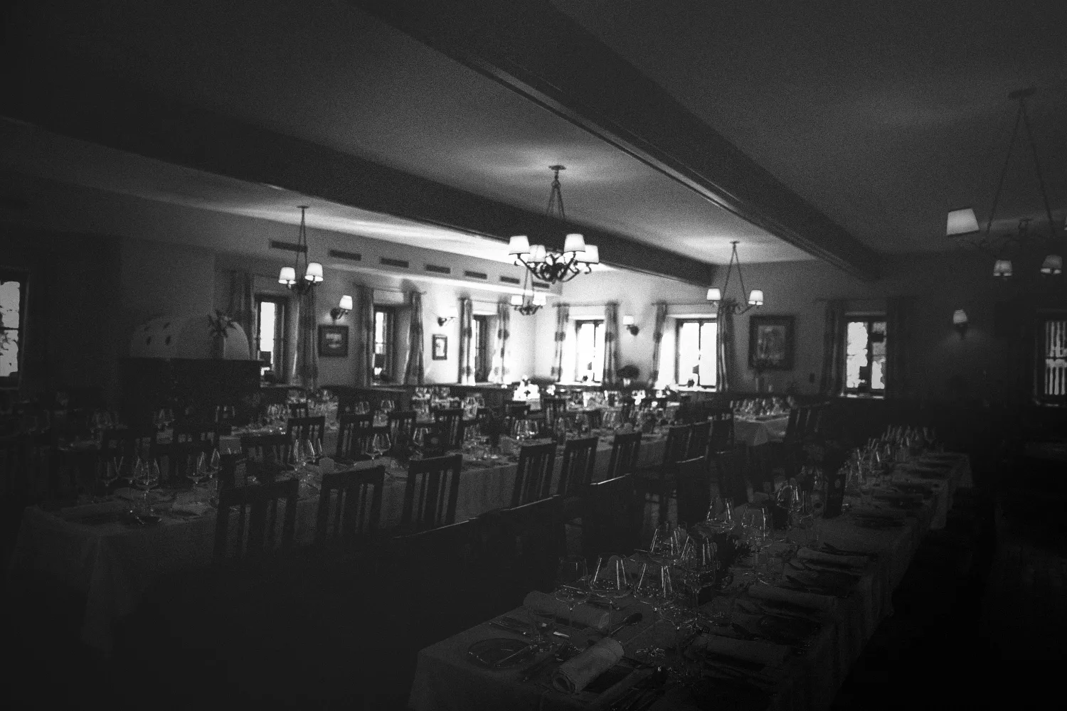 Elegant gedeckter Bankettsaal für ein Private Dinner